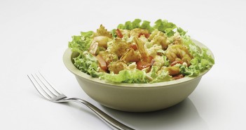 SALADE DE RAVIOLES AUX PIQUILLOS ET GAMBAS