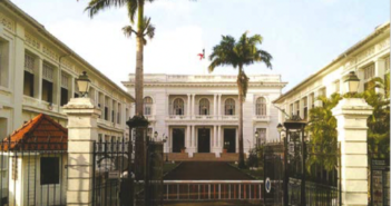 L’inamovible Hôtel de préfecture de la Martinique