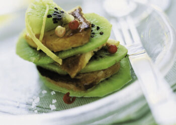 MILLE-FEUILLE DE KIWIS ET DE FOIE GRAS POËLÉS