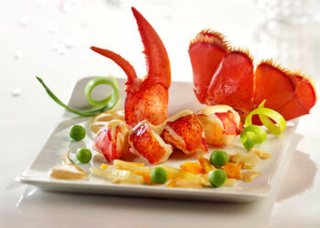 BISQUE, HOMARD ET PETITS LÉGUMES CROQUANTS