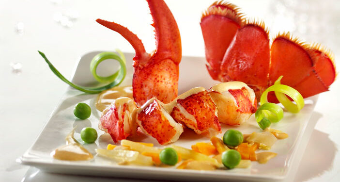 BISQUE, HOMARD ET PETITS LÉGUMES CROQUANTS