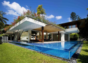 The Tangga House : Transparence et Végétation