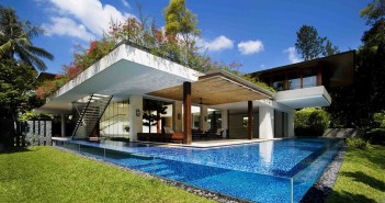 The Tangga House : Transparence et Végétation