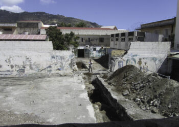 DES VESTIGES SOUS LA PRISON DE L’ANCIENNE COMPAGNIE DES INDES