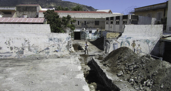 DES VESTIGES SOUS LA PRISON DE L’ANCIENNE COMPAGNIE DES INDES