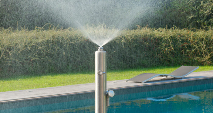 La douche extérieure, idéale pour votre bien-être