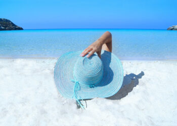 UNE PROTECTION SOLAIRE ADAPTÉE POUR VOS CHEVEUX