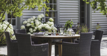 UNE BELLE TABLE DE JARDIN