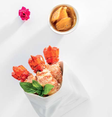 ÉCREVISSES DE RIVIÈRE PANÉES À LA NOIX DE COCO, SAUCE PRUNE DE CYTHÈRE