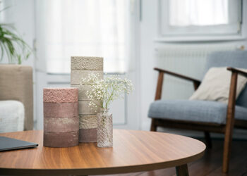 Un Vase taillé dans la pierre par Tamim DAOUDI