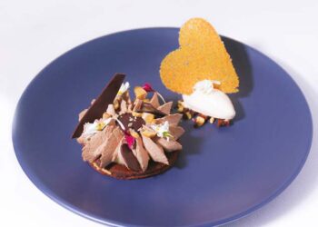 Cacao, banane flambée au rhum vieux en tartelette et en crème glacée par le Chef Thibault Barbafieri