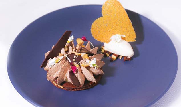 Cacao, banane flambée au rhum vieux en tartelette et en crème glacée par le Chef Thibault Barbafieri