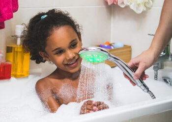 Un pommeau de douche écolo qui fête Noël en couleurs !
