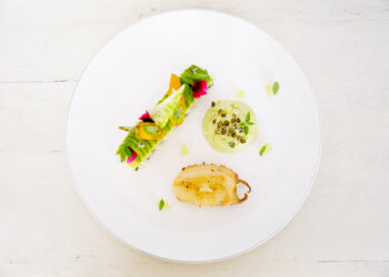 Salade de crabe rouge de mer, avocat et citron vert