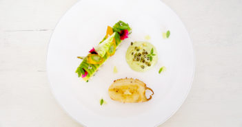 Salade de crabe rouge de mer, avocat et citron vert