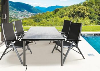 La première table de jardin photovoltaïque by MOBASOLAR