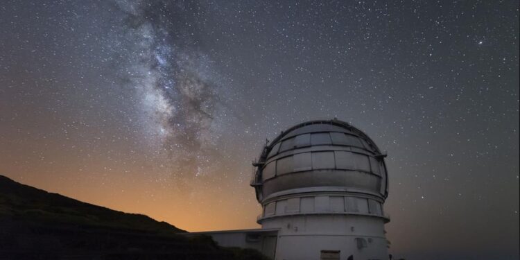 Rapprochez-vous de la Planète Rouge avec Airbnb et le plus grand télescope du monde !