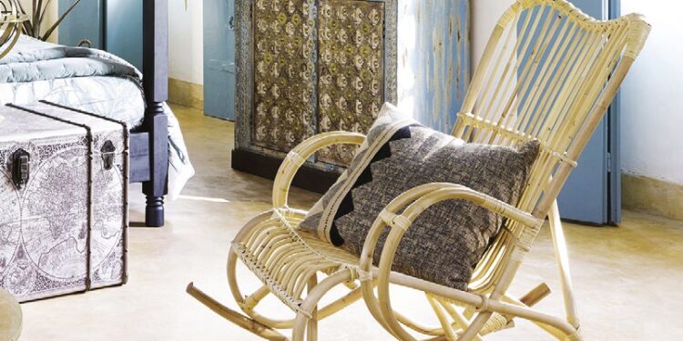 Meuble d’antan : La Berceuse antillaise