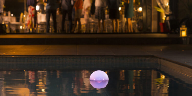 Ofi by ASAMGO – L’analyseur connecté qui veille sur l’eau de la piscine