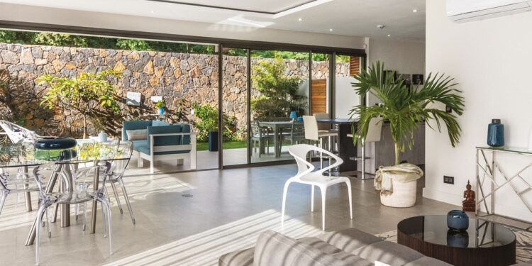 LA PERFORMANCE ET L’ÉLÉGANCE DES BAIES COULISSANTES EN ALUMINIUM