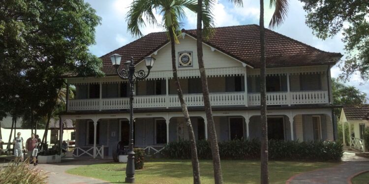 DISTILLERIE SAINT-JAMES, LE MUSÉE VIVANT DU RHUM