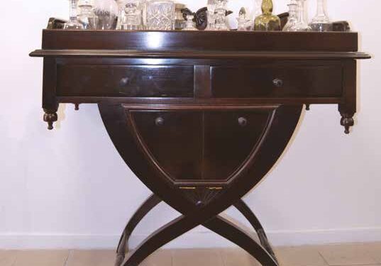 LE PETIT MEUBLE À LIQUEUR