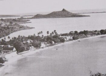 MONUMENT FRONTALIER – Île de Saint-Martin