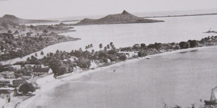 MONUMENT FRONTALIER – Île de Saint-Martin