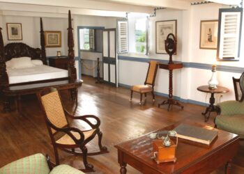 INTÉRIEUR CRÉOLE : LA SALLE À COUCHER