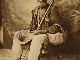 LA MARTINIQUE ET SES ÂMES ANCIENNES