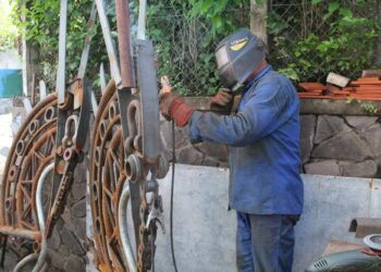 Métier d’artisan : dans l’art du fer