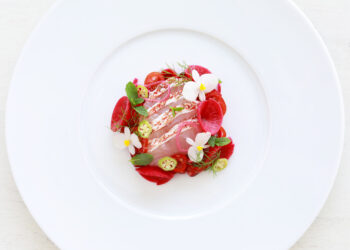 Sashimi de mérou, betterave et grenade