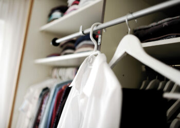 Dressings et rangements, un intérieur au cordeau