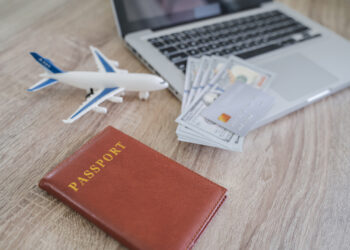 Voyager en toute sérénité grâce aux astuces anti-hausses